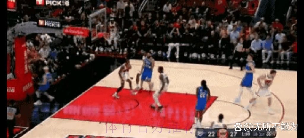 杰伦威抢断反击 飞身暴扣点燃全场 杰伦威抢断反击 飞身暴扣点燃全场